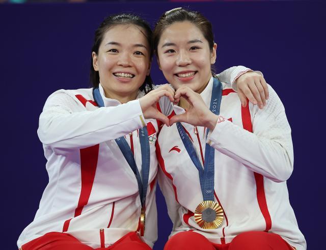 1722733485271078588.jpg 巴黎奥运会|羽毛球——女双:陈清晨_贾一凡夺得金牌XxjpseC007555_20240804_MVPFN0A001.jpg